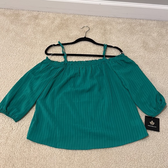 Fortune + Ivy Off the Shoulder Blouse - Picture 3 of 6